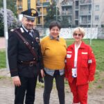 Il comandante dei Carabinieri dott. Manenti con la dirigente scolastica Albalisa Azzariti e la presidente di Nuova Acropoli Lombardia ODV Paola Bafile.